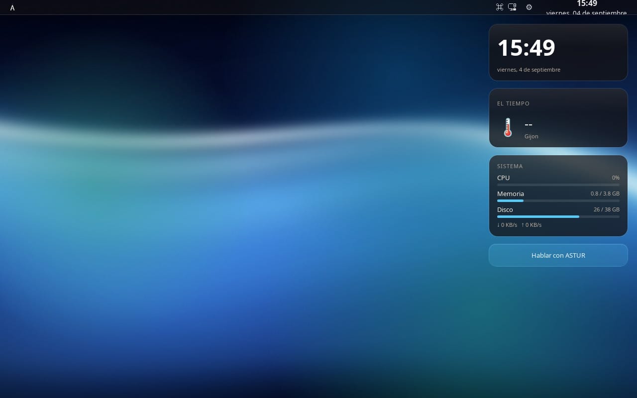 Escritorio actual de AsturOS, con fondo azul y panel lateral de reloj, tiempo y sistema